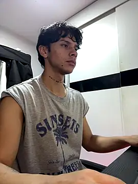 Snapshot of ErosDominant chatting on 11-27-25, 02:02 ErosDominant online show from 11-27-25, 02:02