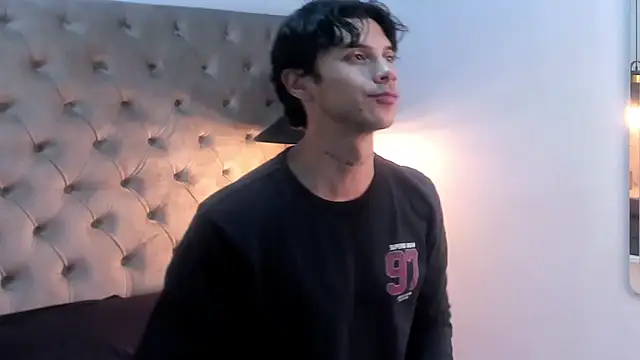 Snapshot of ErosDominant chatting on 11-28-25, 04:26 ErosDominant online show from 11-28-25, 04:26