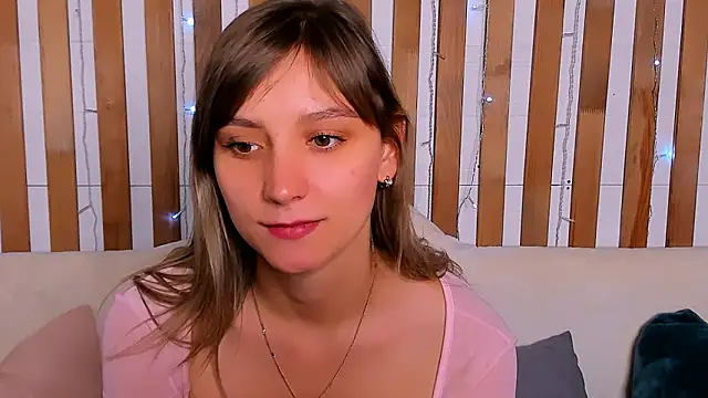 Sophia Elliott online show from 10-08-25, 01:47