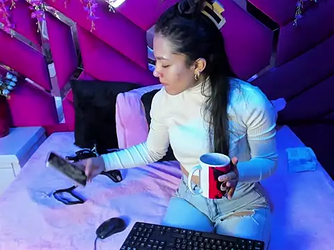 Gisell Squirt  online show from 11-13-25, 12:15