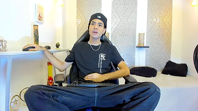 JacobBlackwell  online show from 11-15-25, 07:21