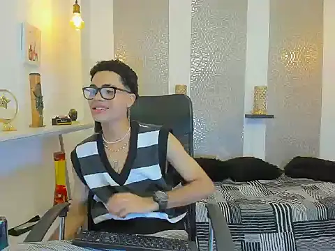 JacobBlackwell  online show from 11-19-25, 08:09