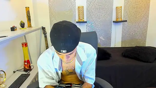 JacobBlackwell  online show from 12-20-25, 07:32