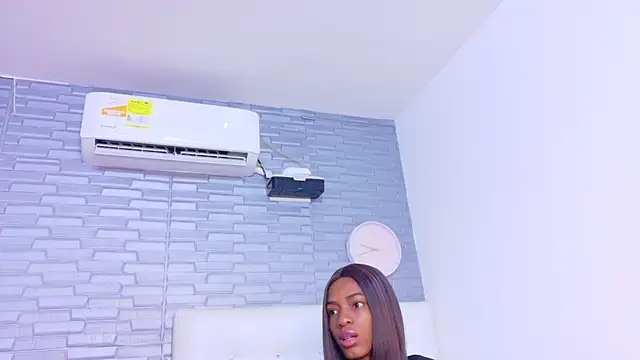 Snapshot of Hungry_pussy18 chatting on 10-28-25, 01:47 Hungry pussy18 online show from 10-28-25, 01:47