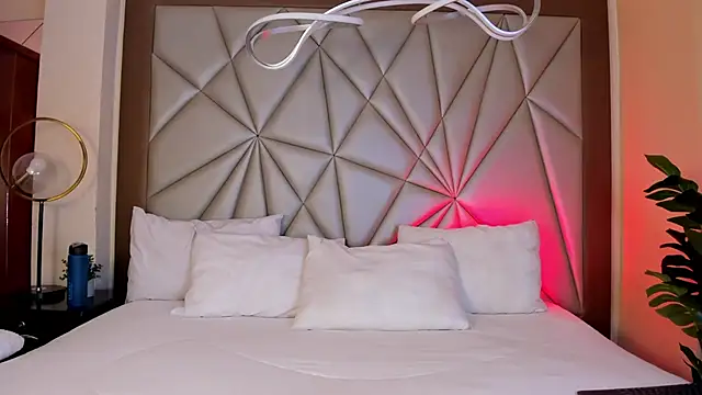 Snapshot of IanBlaze_ chatting on 10-28-25, 11:03 IanBlaze  online show from 10-28-25, 11:03