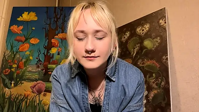 Snapshot of Ulemonala_Cute chatting on 10-11-25, 06:17 Ulemonala Cute online show from 10-11-25, 06:17