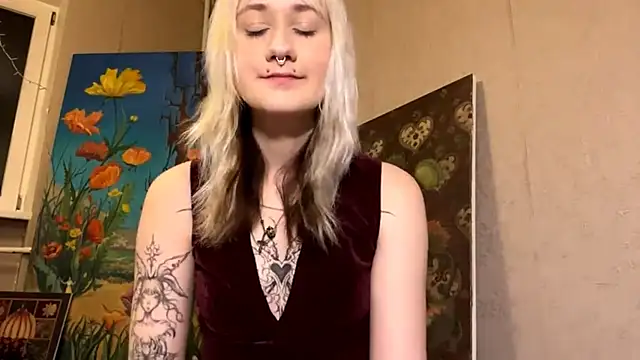 Snapshot of Ulemonala_Cute chatting on 10-15-25, 05:13 Ulemonala Cute online show from 10-15-25, 05:13