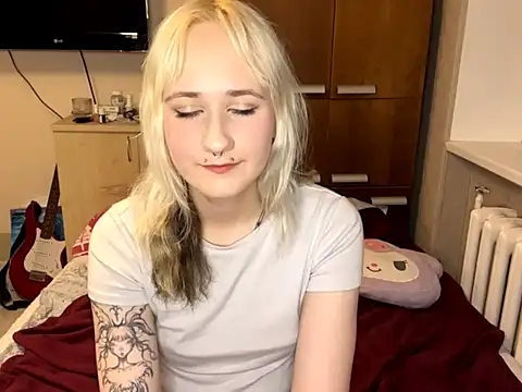 Snapshot of Ulemonala_Cute chatting on 10-19-25, 06:19 Ulemonala Cute online show from 10-19-25, 06:19