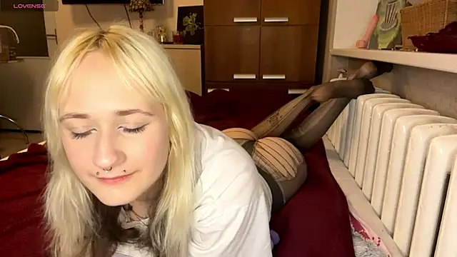 Snapshot of Ulemonala_Cute chatting on 11-08-25, 06:40 Ulemonala Cute online show from 11-08-25, 06:40