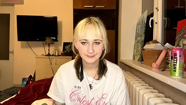 Snapshot of Ulemonala_Cute chatting on 11-13-25, 06:40 Ulemonala Cute online show from 11-13-25, 06:40