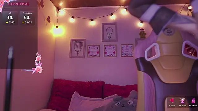 Giia Moretti  online show from 12-16-25, 01:21