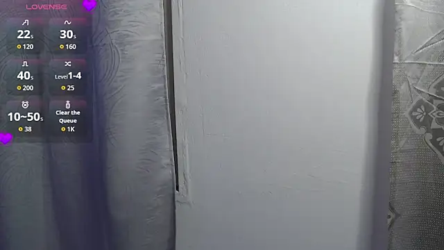 Snapshot of NicoleLerman chatting on 10-06-25, 10:07 NicoleLerman online show from 10-06-25, 10:07