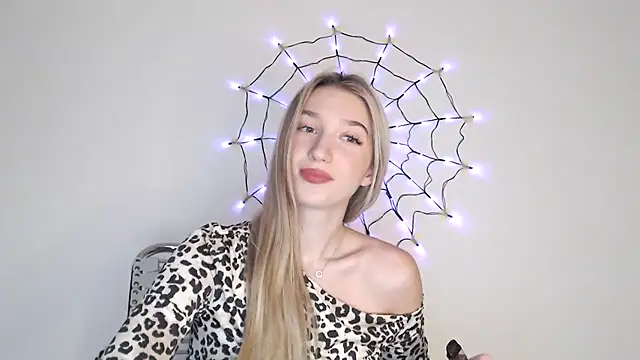Lucyreeel  online show from 10-22-25, 01:55