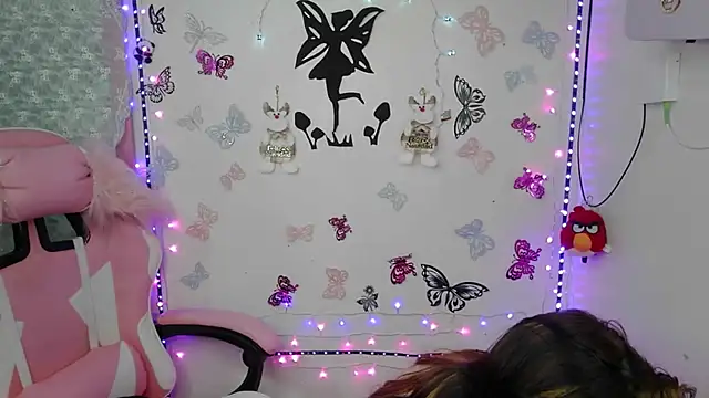 Snapshot of luna00bella7 chatting on 11-12-25, 02:12 luna00bella7 online show from 11-12-25, 02:12