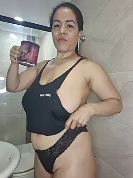 Snapshot of karla-bruni chatting on 10-31-25, 10:05 karla-bruni online show from 10-31-25, 10:05