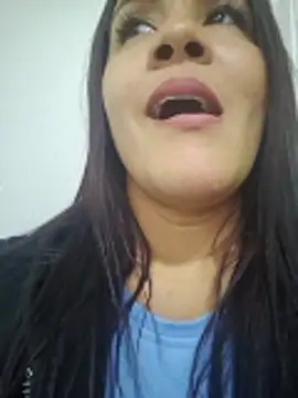 karla-bruni online show from 02-22-26, 09:02