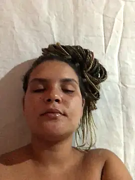 Snapshot of AliceXmoore chatting on 10-14-25, 01:45 AliceXmoore online show from 10-14-25, 01:45