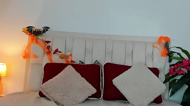 Amara18   online show from 10-16-25, 12:55