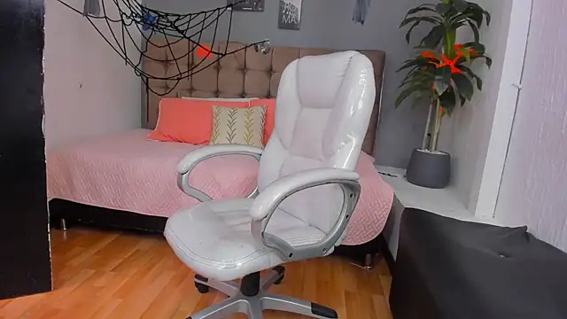 Snapshot of Vannelope_bigboobs chatting on 10-21-25, 12:55 Vannelope bigboobs online show from 10-21-25, 12:55