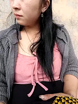 miemie-xx online show from 10-15-25, 03:17