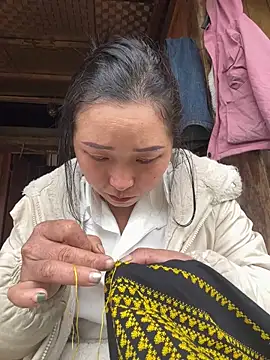 miemie-xx online show from 12-17-25, 02:28