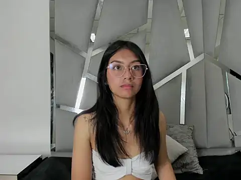 Mia clark18 online show from 10-21-25, 09:04