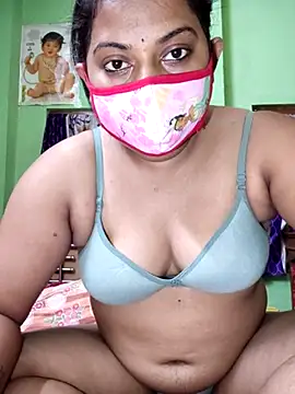 Snapshot of MAGGO-11 chatting on 10-28-25, 06:43 MAGGO-11 online show from 10-28-25, 06:43