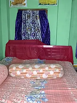 Snapshot of MAGGO-11 chatting on 11-22-25, 06:18 MAGGO-11 online show from 11-22-25, 06:18