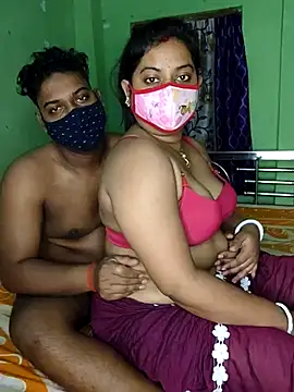 Snapshot of MAGGO-11 chatting on 12-14-25, 06:45 MAGGO-11 online show from 12-14-25, 06:45