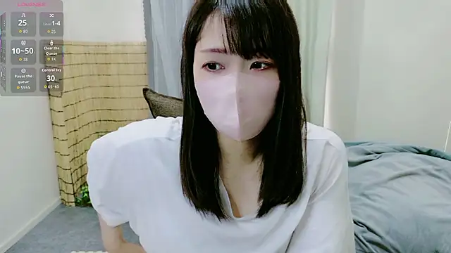 Natsumi-chan online show from 10-13-25, 03:28