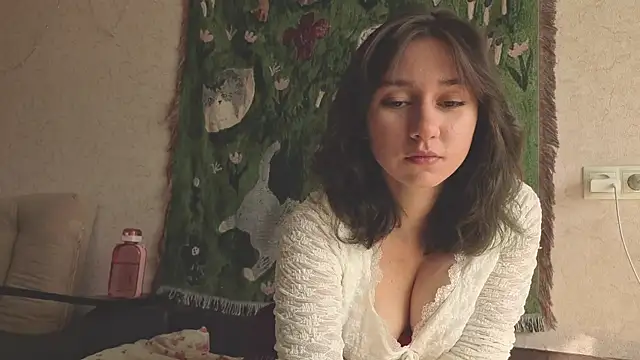 MiaLovelyOne online show from 05-09-26, 04:50