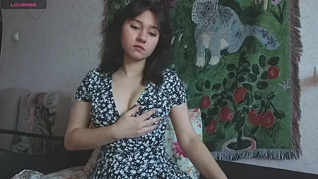 MiaLovelyOne online show from 06-12-26, 07:29