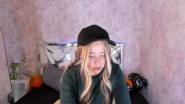 Snapshot of benny_wilson chatting on 10-08-25, 03:59 benny wilson online show from 10-08-25, 03:59