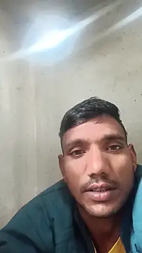 Snapshot of BiggerDickGuy chatting on 12-19-25, 06:09 BiggerDickGuy online show from 12-19-25, 06:09