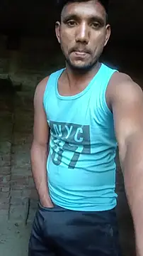 Snapshot of BiggerDickGuy chatting on 02-19-26, 11:17 BiggerDickGuy online show from 02-19-26, 11:17