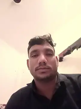 Snapshot of BiggerDickGuy chatting on 03-22-26, 06:11 BiggerDickGuy online show from 03-22-26, 06:11