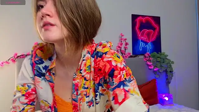 Snapshot of BabsAllen chatting on 10-27-25, 09:35 BabsAllen online show from 10-27-25, 09:35