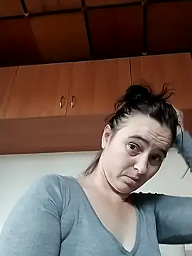 Snapshot of Ella-433 chatting on 12-04-25, 10:13 Ella-433 online show from 12-04-25, 10:13