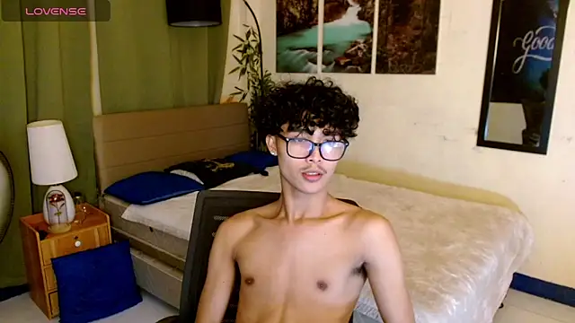 AsianCarl online show from 10-28-25, 01:25