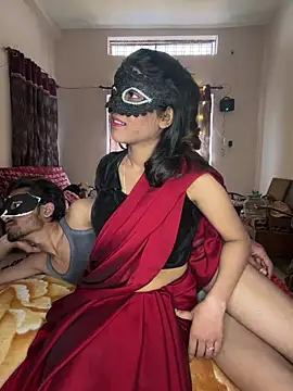 Lovebirdss online show from 02-08-26, 08:40