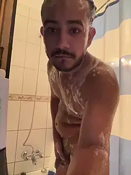 Snapshot of grinbergg chatting on 02-21-26, 01:39 grinbergg online show from 02-21-26, 01:39