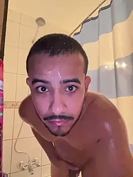 Snapshot of grinbergg chatting on 02-23-26, 01:03 grinbergg online show from 02-23-26, 01:03