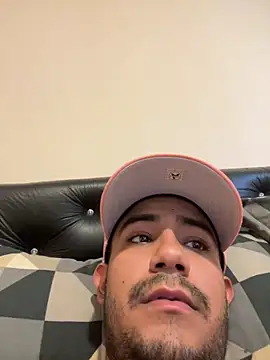 Snapshot of grinbergg chatting on 03-13-26, 06:47 grinbergg online show from 03-13-26, 06:47