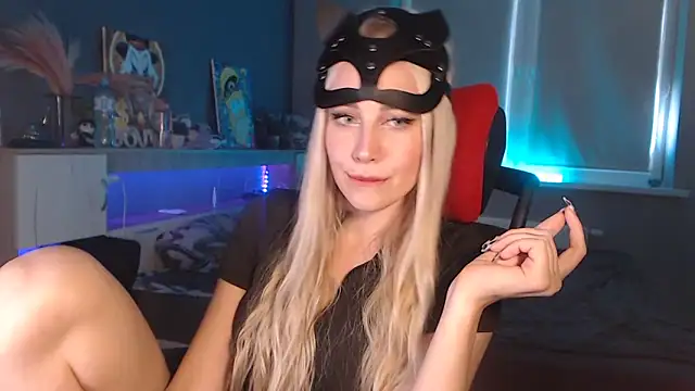 Lily Shell online show from 10-31-25, 12:39