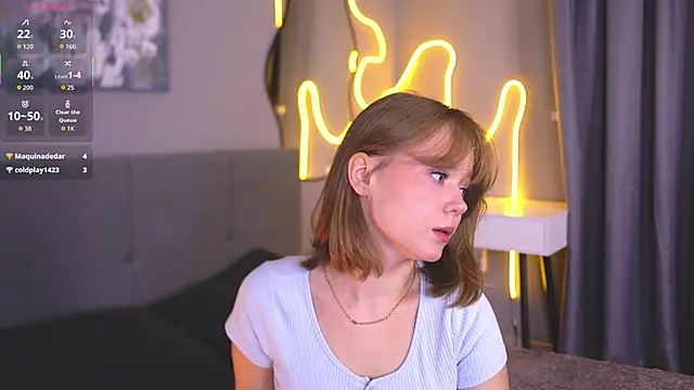 lorapalmerry online show from 10-27-25, 03:16