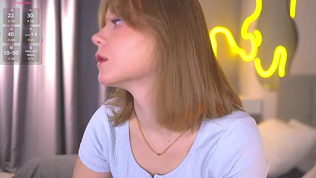 lorapalmerry online show from 10-30-25, 02:51