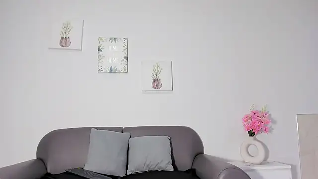 Snapshot of susan_hotmilf chatting on 10-17-25, 11:46 susan hotmilf online show from 10-17-25, 11:46