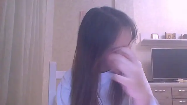 Snapshot of CeyaLier chatting on 10-11-25, 05:11 CeyaLier online show from 10-11-25, 05:11