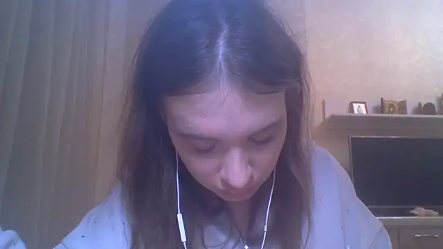 Snapshot of CeyaLier chatting on 10-14-25, 04:08 CeyaLier online show from 10-14-25, 04:08