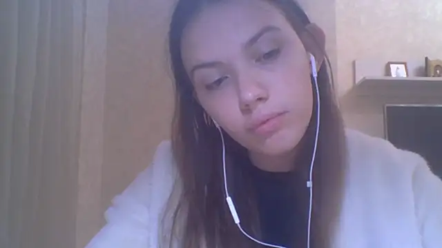 Snapshot of CeyaLier chatting on 10-16-25, 04:08 CeyaLier online show from 10-16-25, 04:08